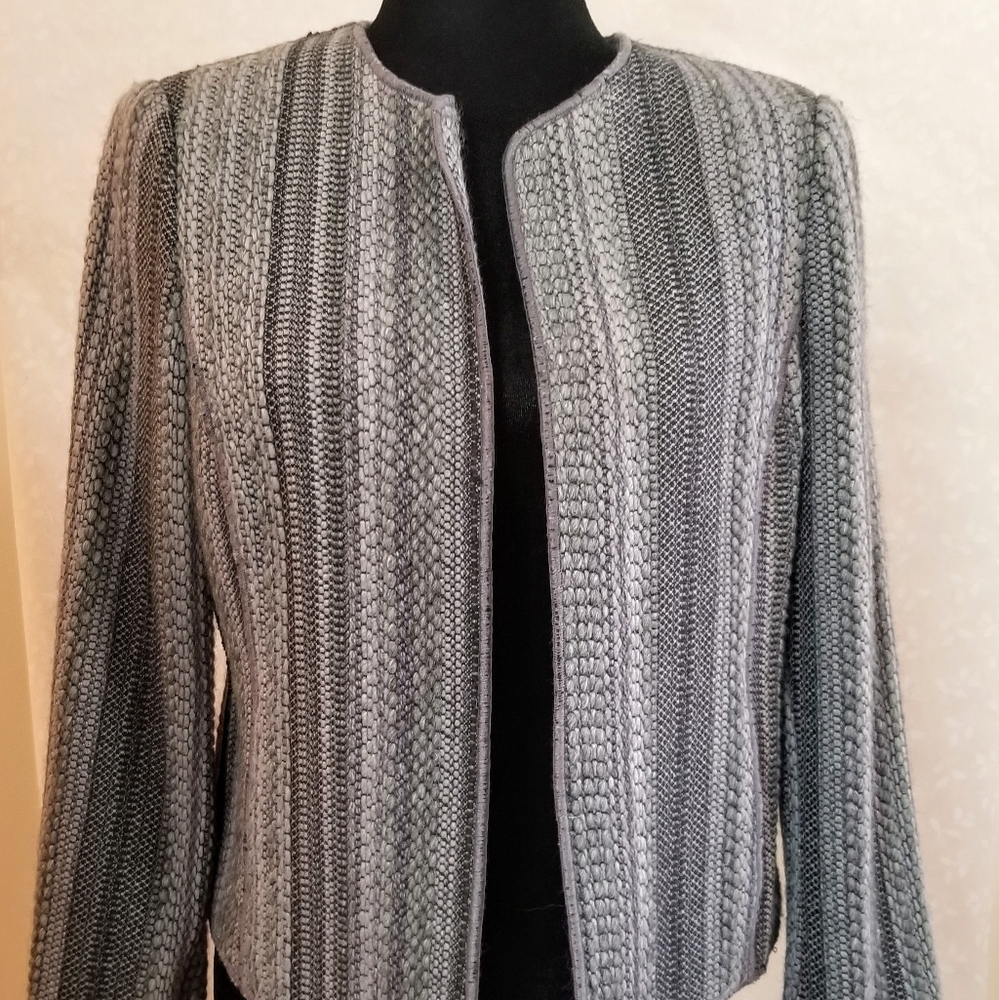 Worth Collection New York Gray cropped Jacket